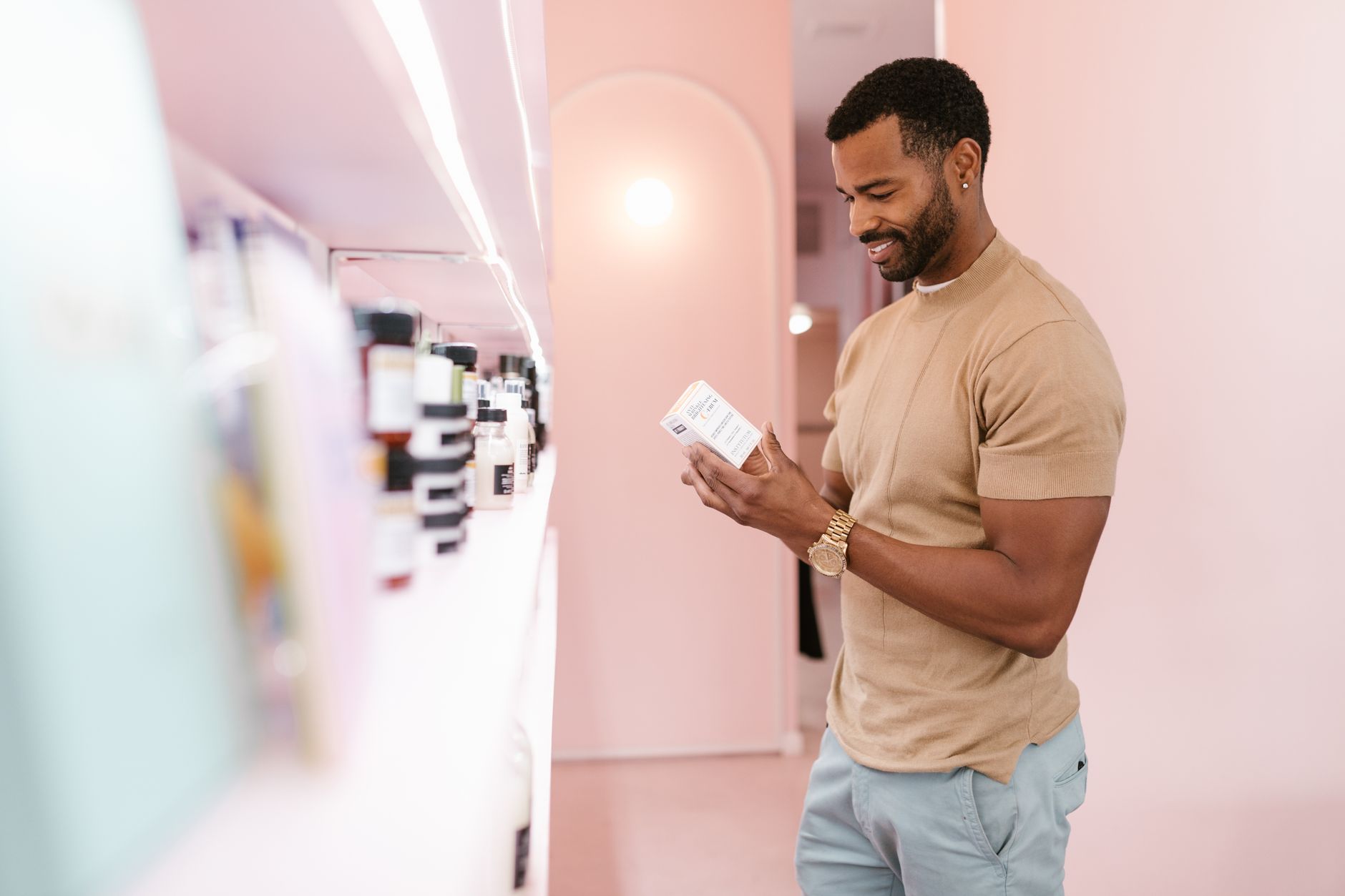 Peau sensible et réactive : quels ingrédients cosmétiques éviter ? 2 Décrypter la liste INCI d'un cosmétique pour repérer les ingrédients à éviter sur peau sensible
