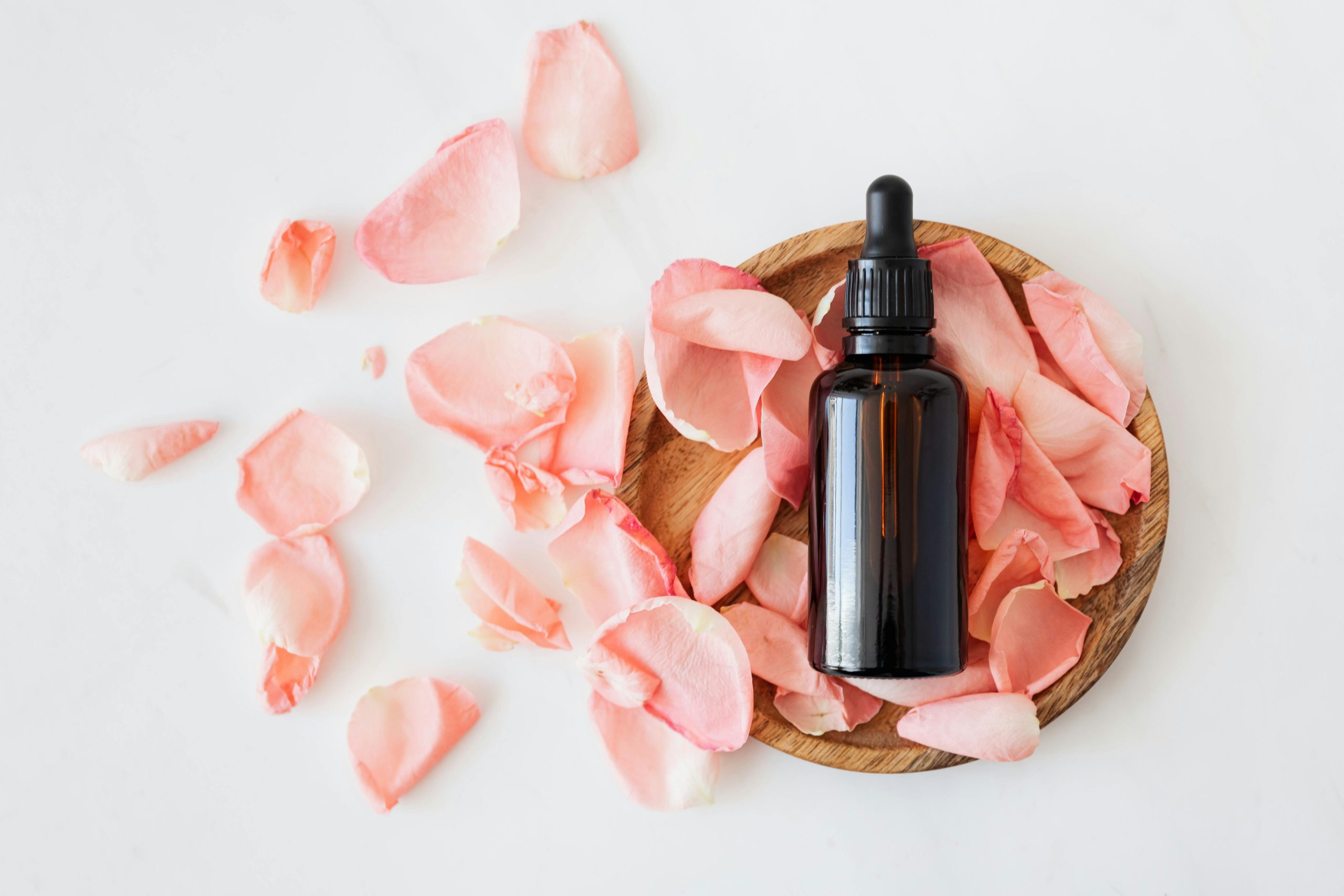 Comment l'huile de nigelle agit sur votre peau et vos défenses naturelles ? 2 Graines de nigelle noires riches en thymoquinone