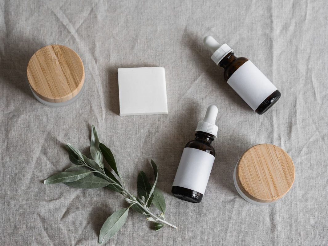 Comment lire une étiquette cosmétique naturelle ? Décryptez la liste INCI 1 Étiquette d'un cosmétique naturel avec liste INCI