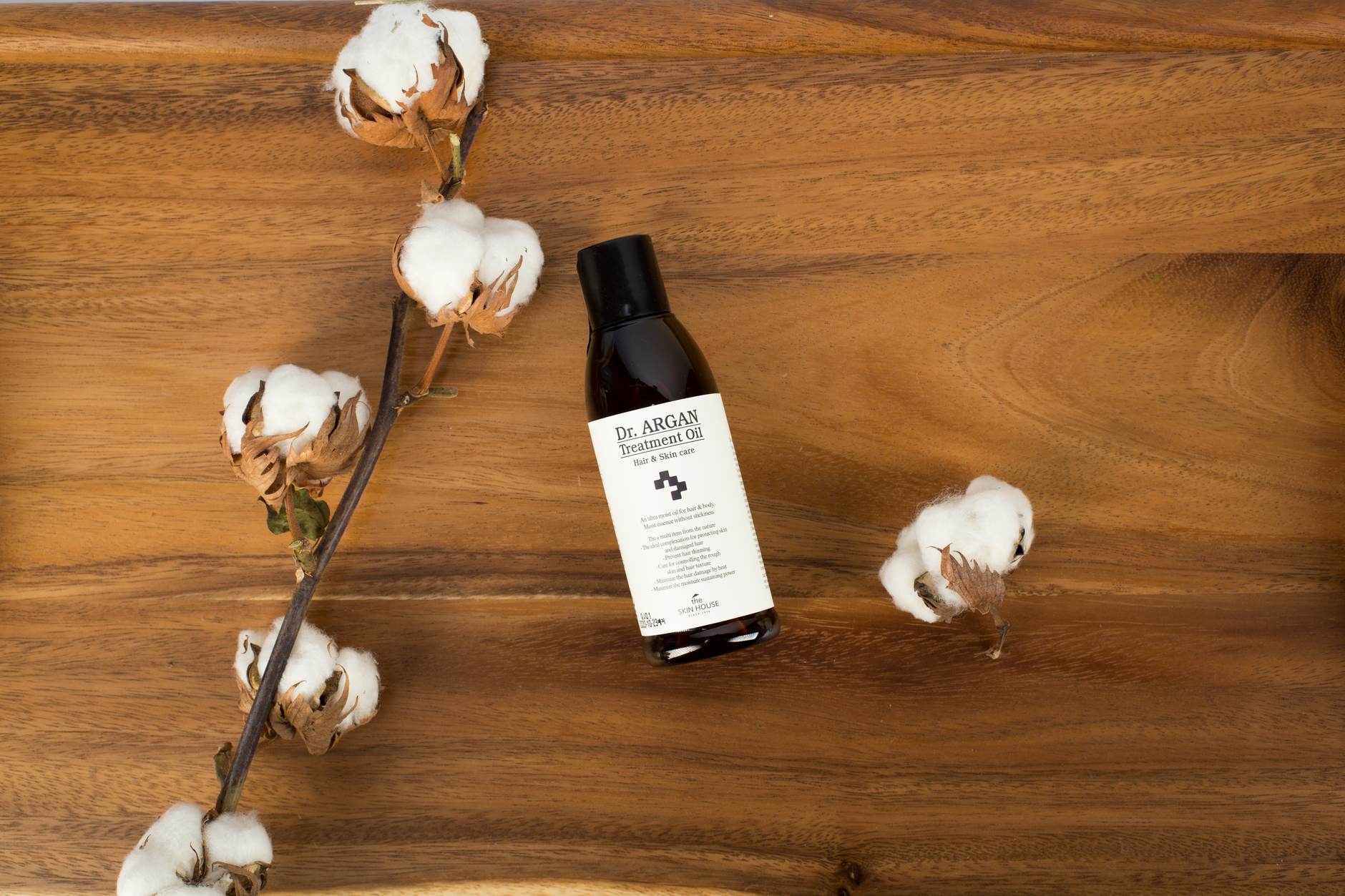 Bain d'huile pour cheveux secs, abîmés ou colorés : comment le faire correctement ? 2 Huile d'argan pure en flacon pour bain d'huile capillaire