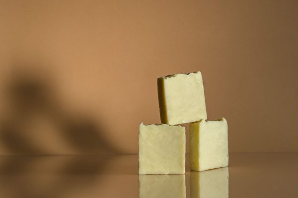 Pains de savon traditionnel saponifié à froid, sans additifs
